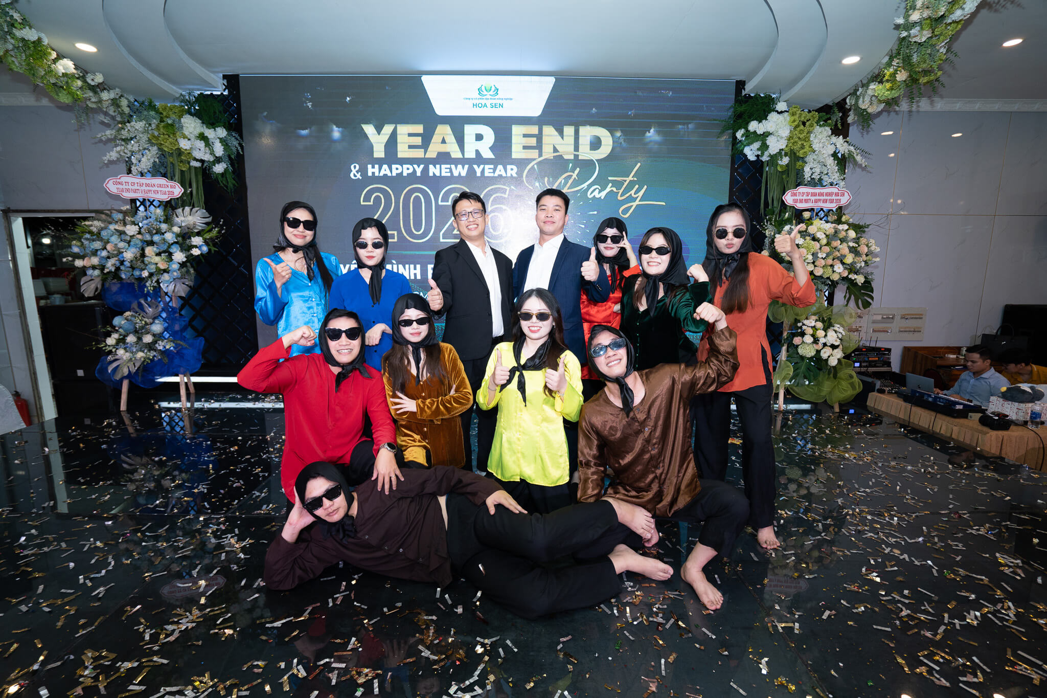 Các tiết mục văn nghệ đặc sắc, được dàn dựng công phu từ các phòng ban tạo nên không khí sôi động cho sự kiện