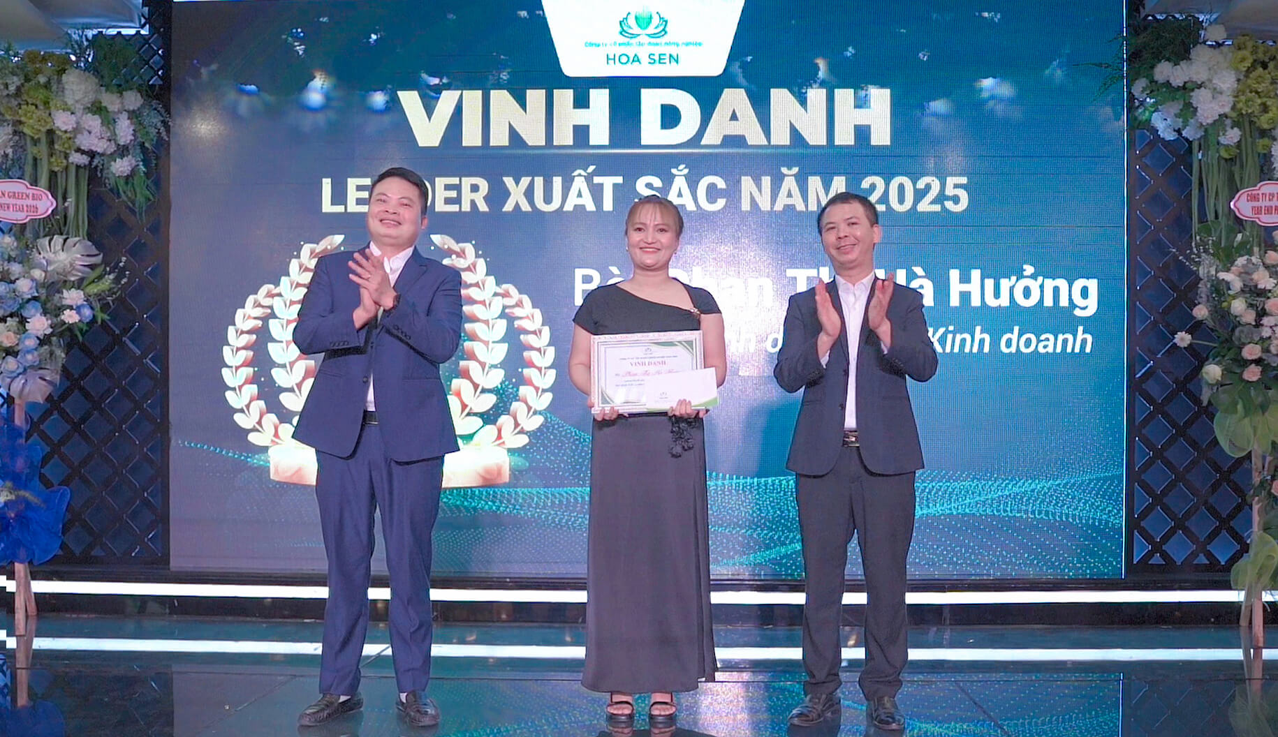 Ban lãnh đạo vinh danh Leader Xuất sắc năm 2025